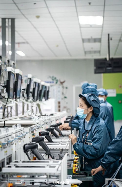 一天一個億 武漢工廠的跨年攝影展與攝影擴印服務的新紀元